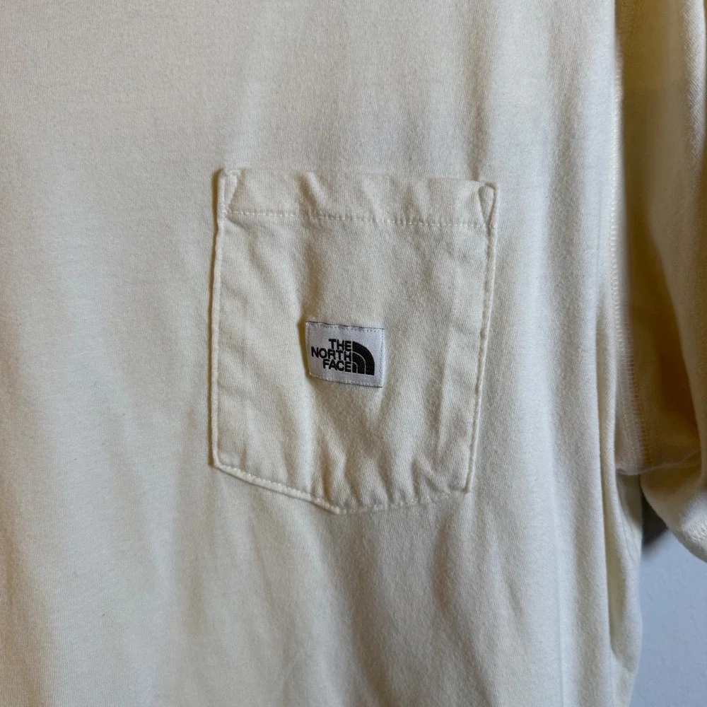 The North Face Mens Cream Short Sleeve Pocket‎ T-Shirt Logo Patch Large